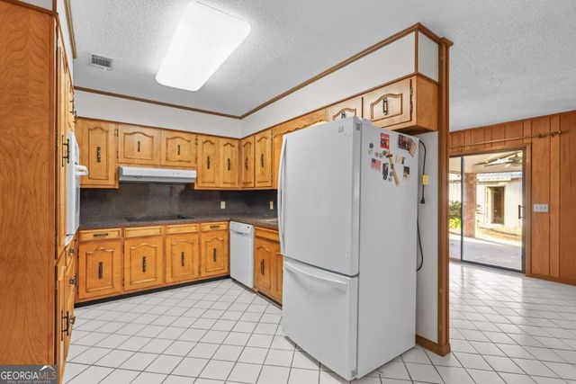 1276 Spring Grove Road, Jesup, GA 31545