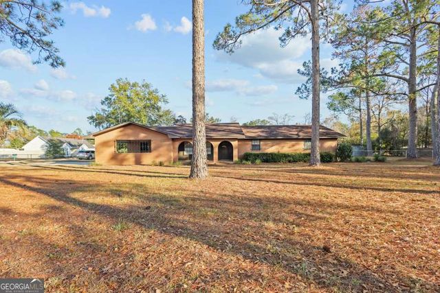 1276 Spring Grove Road, Jesup, GA 31545