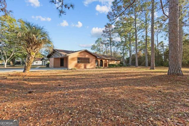 1276 Spring Grove Road, Jesup, GA 31545