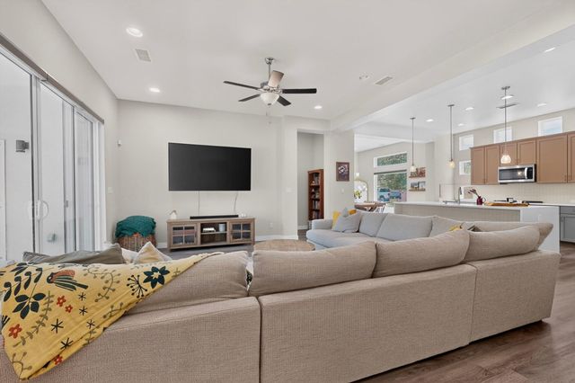 239 Vista Azul Lane NW, Albuquerque, NM 87114