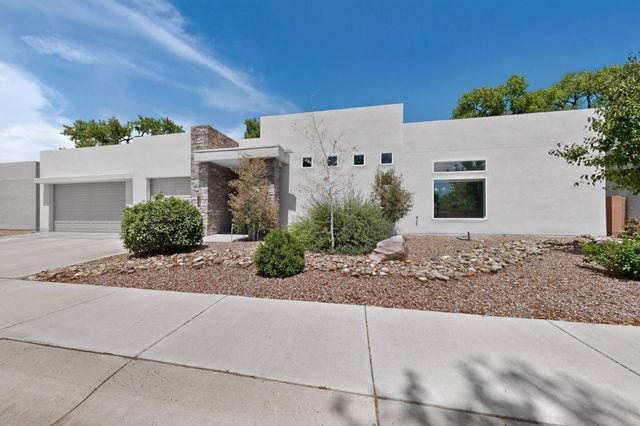 239 Vista Azul Lane NW, Albuquerque, NM 87114