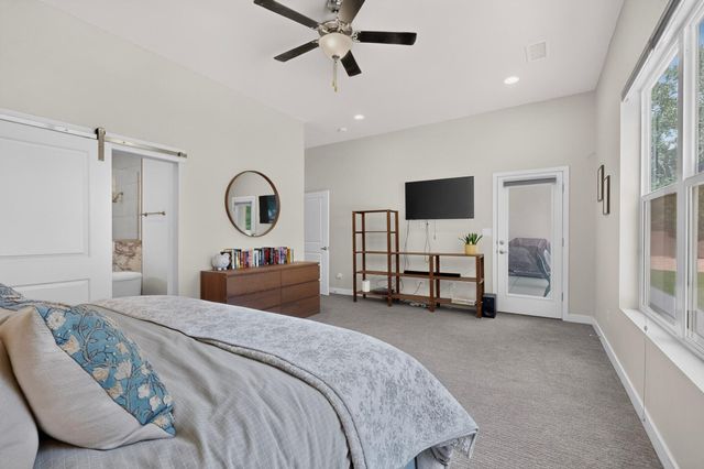 239 Vista Azul Lane NW, Albuquerque, NM 87114
