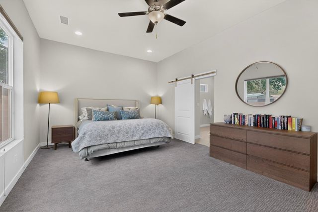 239 Vista Azul Lane NW, Albuquerque, NM 87114