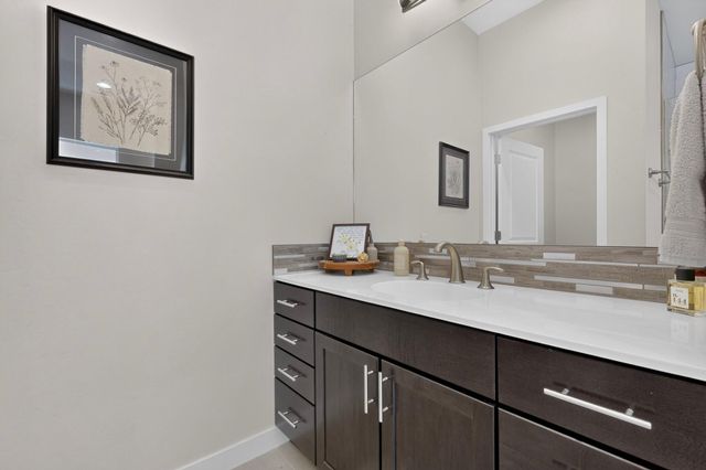 239 Vista Azul Lane NW, Albuquerque, NM 87114