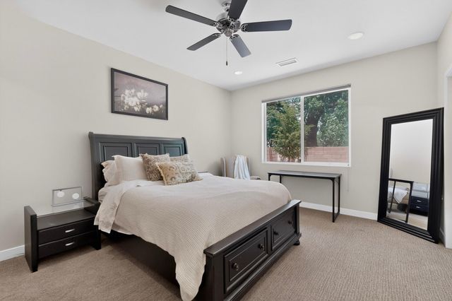 239 Vista Azul Lane NW, Albuquerque, NM 87114