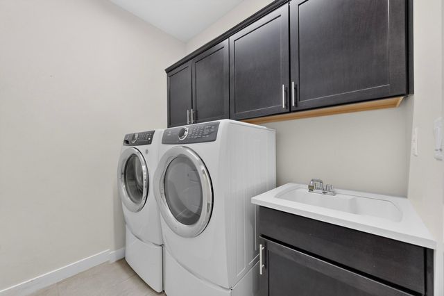 239 Vista Azul Lane NW, Albuquerque, NM 87114