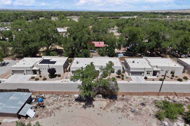 239 Vista Azul Lane NW, Albuquerque, NM 87114