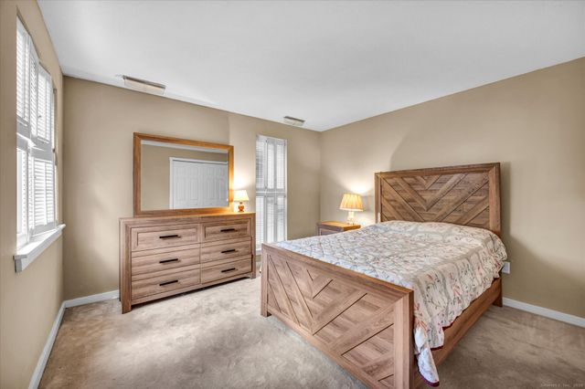 81 Hollister Way North 81, Glastonbury, CT 06033