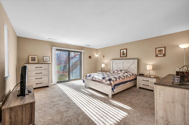 81 Hollister Way North 81, Glastonbury, CT 06033