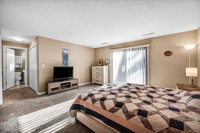 81 Hollister Way North 81, Glastonbury, CT 06033