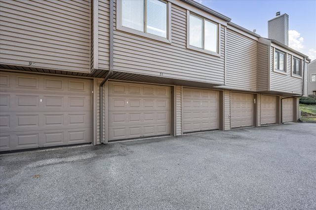 81 Hollister Way North 81, Glastonbury, CT 06033