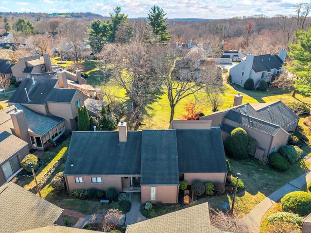 81 Hollister Way North 81, Glastonbury, CT 06033