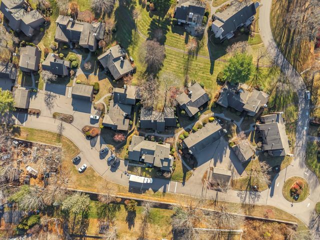 81 Hollister Way North 81, Glastonbury, CT 06033