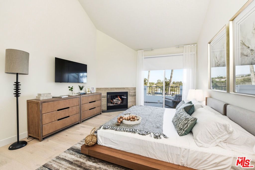 Image 10 of property listing at 6487 Cavalleri Road 429, Malibu, CA 90265