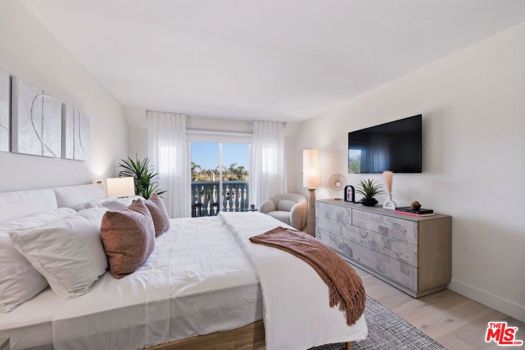 Image 13 of property listing at 6487 Cavalleri Road 429, Malibu, CA 90265