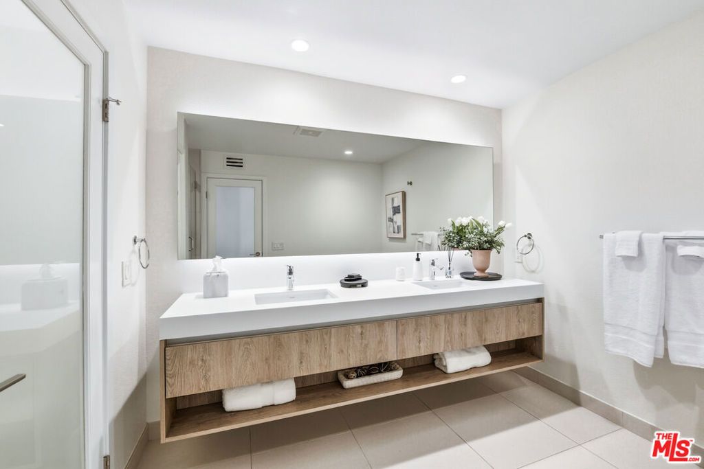 Image 22 of property listing at 6487 Cavalleri Road 429, Malibu, CA 90265
