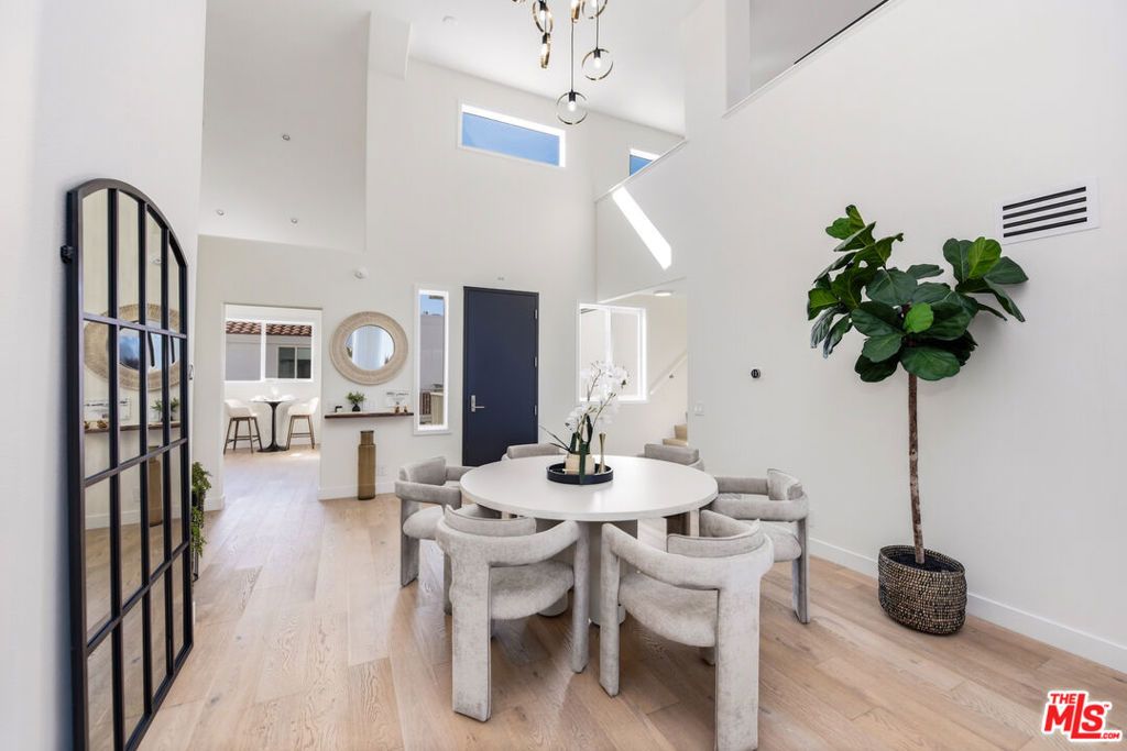 Image 4 of property listing at 6487 Cavalleri Road 429, Malibu, CA 90265
