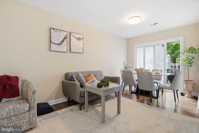 6069 TRIDENT LN, Woodbridge, VA 22193