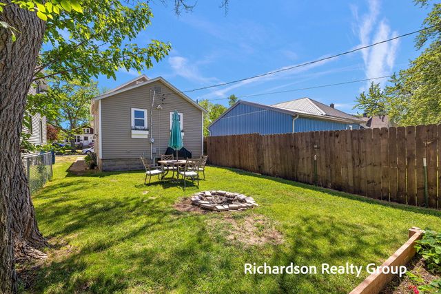 1347 Columbus Avenue, Grand Haven City, MI 49417