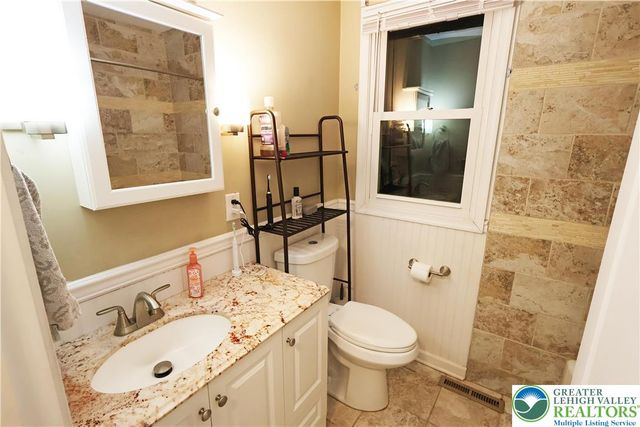 1385 West Macada Road, Hanover Twp, PA 18017