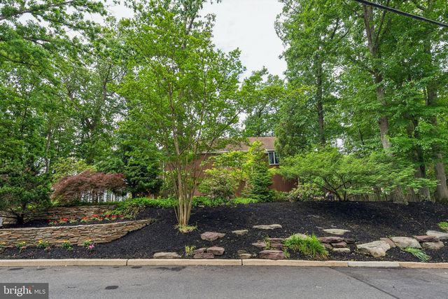 102 N BOX HILL DR, Cherry Hill, NJ 08003