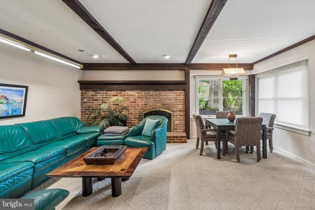 102 N BOX HILL DR, Cherry Hill, NJ 08003