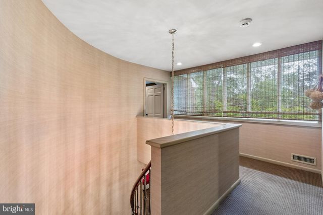 102 N BOX HILL DR, Cherry Hill, NJ 08003