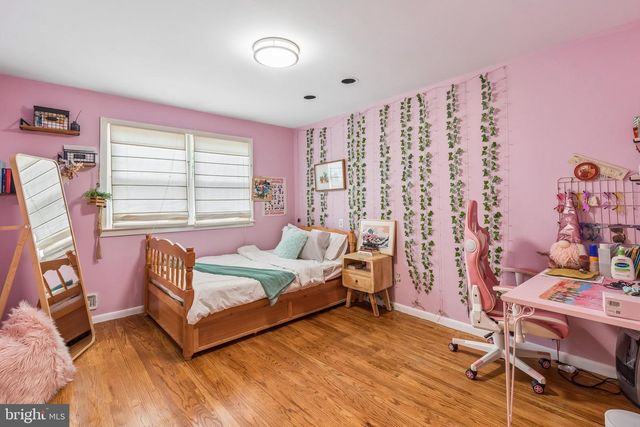 102 N BOX HILL DR, Cherry Hill, NJ 08003