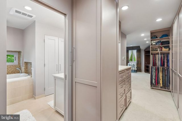 102 N BOX HILL DR, Cherry Hill, NJ 08003