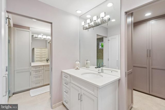 102 N BOX HILL DR, Cherry Hill, NJ 08003