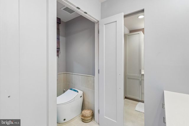 102 N BOX HILL DR, Cherry Hill, NJ 08003