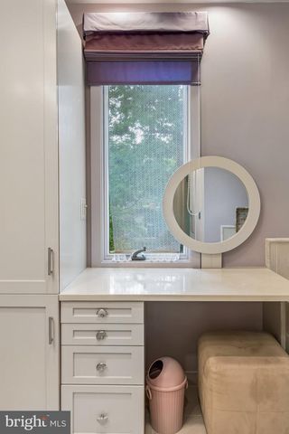 102 N BOX HILL DR, Cherry Hill, NJ 08003