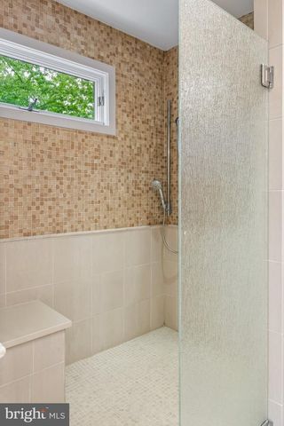 102 N BOX HILL DR, Cherry Hill, NJ 08003