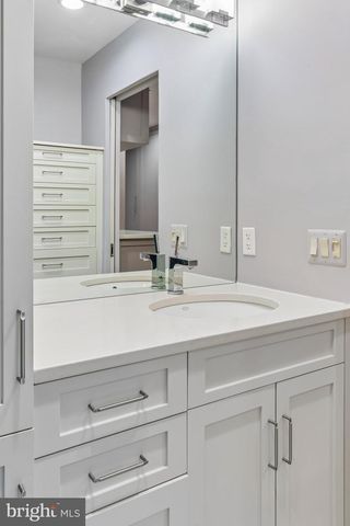 102 N BOX HILL DR, Cherry Hill, NJ 08003