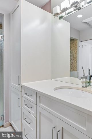 102 N BOX HILL DR, Cherry Hill, NJ 08003