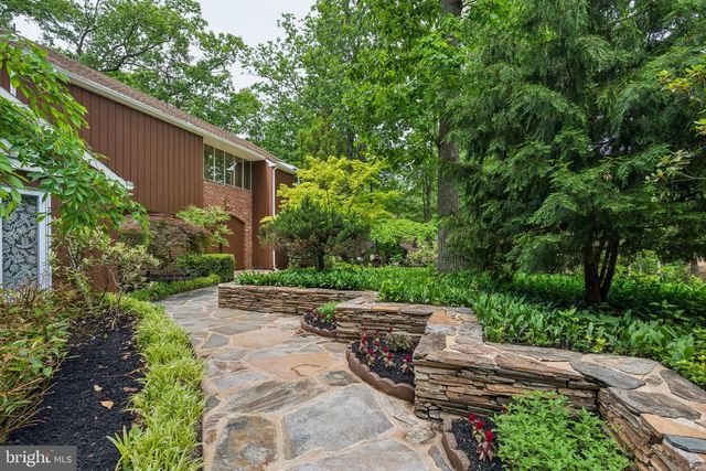 102 N BOX HILL DR, Cherry Hill, NJ 08003