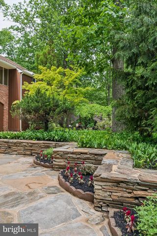102 N BOX HILL DR, Cherry Hill, NJ 08003