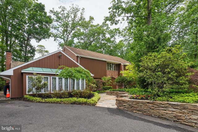102 N BOX HILL DR, Cherry Hill, NJ 08003