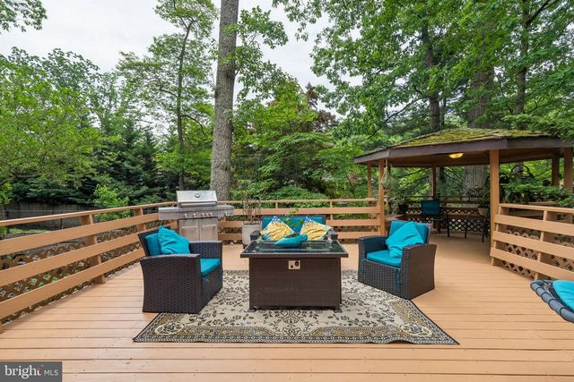 102 N BOX HILL DR, Cherry Hill, NJ 08003