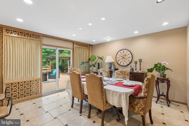 102 N BOX HILL DR, Cherry Hill, NJ 08003