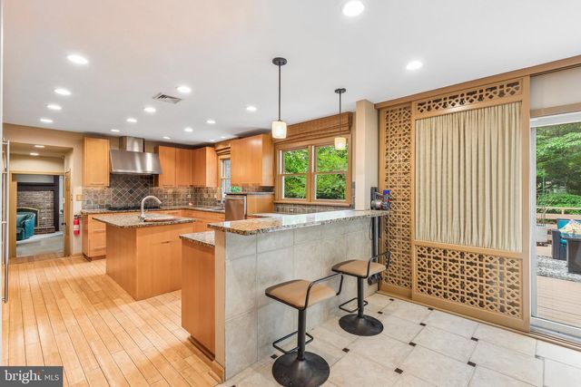 102 N BOX HILL DR, Cherry Hill, NJ 08003