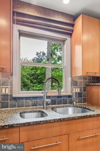 102 N BOX HILL DR, Cherry Hill, NJ 08003