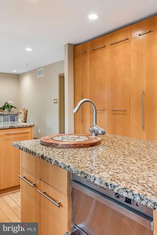 102 N BOX HILL DR, Cherry Hill, NJ 08003