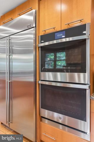 102 N BOX HILL DR, Cherry Hill, NJ 08003