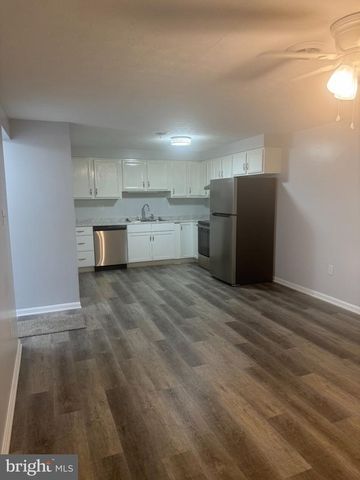 621 THOMPSON ST, Strasburg, VA 22657