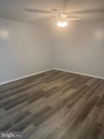 621 THOMPSON ST, Strasburg, VA 22657
