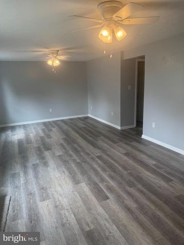 621 THOMPSON ST, Strasburg, VA 22657