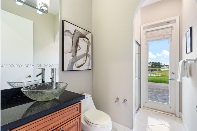 2733 Meadowood Dr, Weston, FL 33332