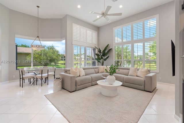 2733 Meadowood Dr, Weston, FL 33332