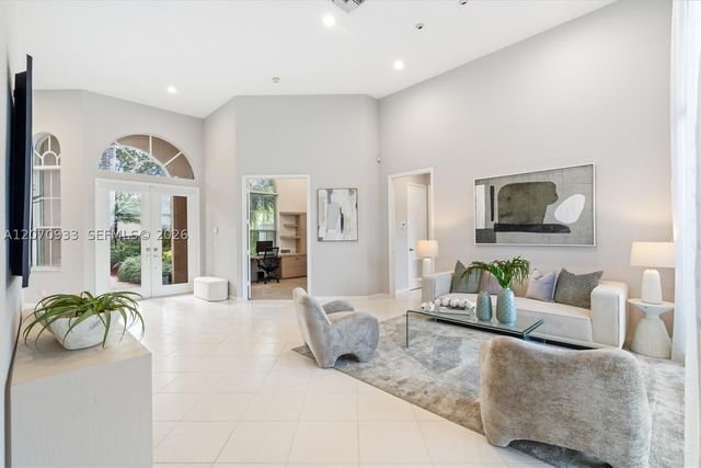 2733 Meadowood Dr, Weston, FL 33332
